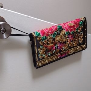 Floral clutch